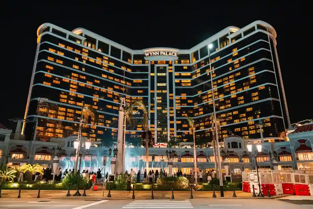 Navorithhotelhouse Night Facade